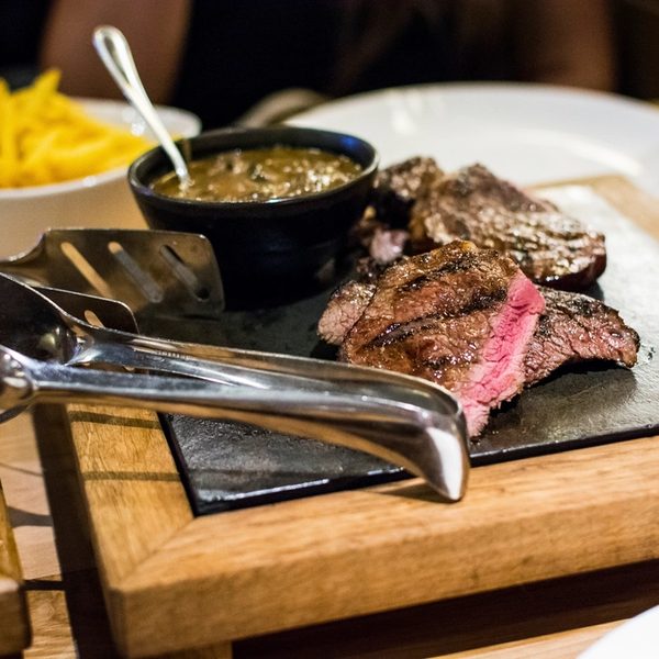 Buffet + churrasco · 100g